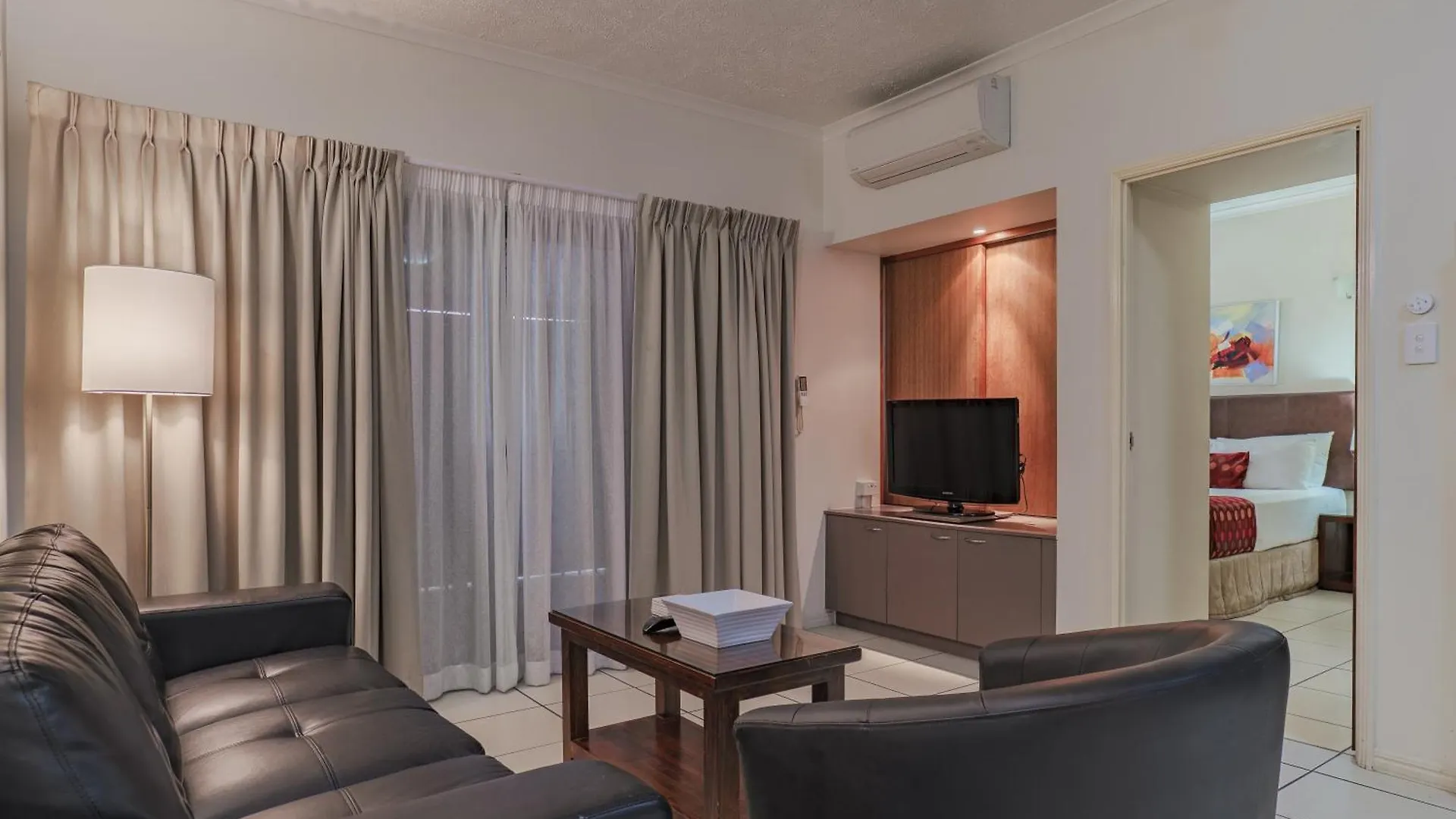 **** Aparthotel Southern Cross Atrium Apartments Cairns Australia
