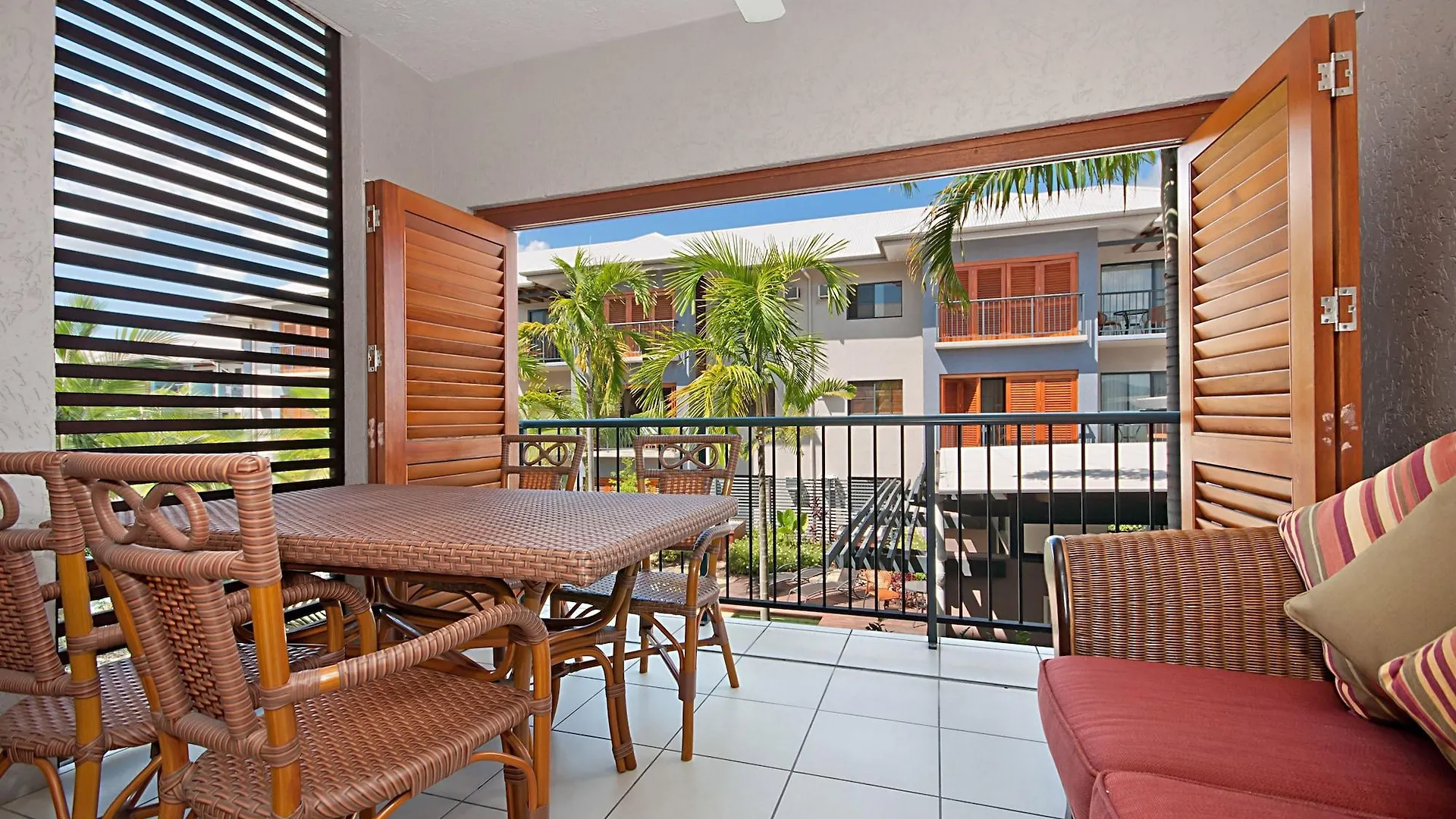 Southern Cross Atrium Apartments Cairns Australia
